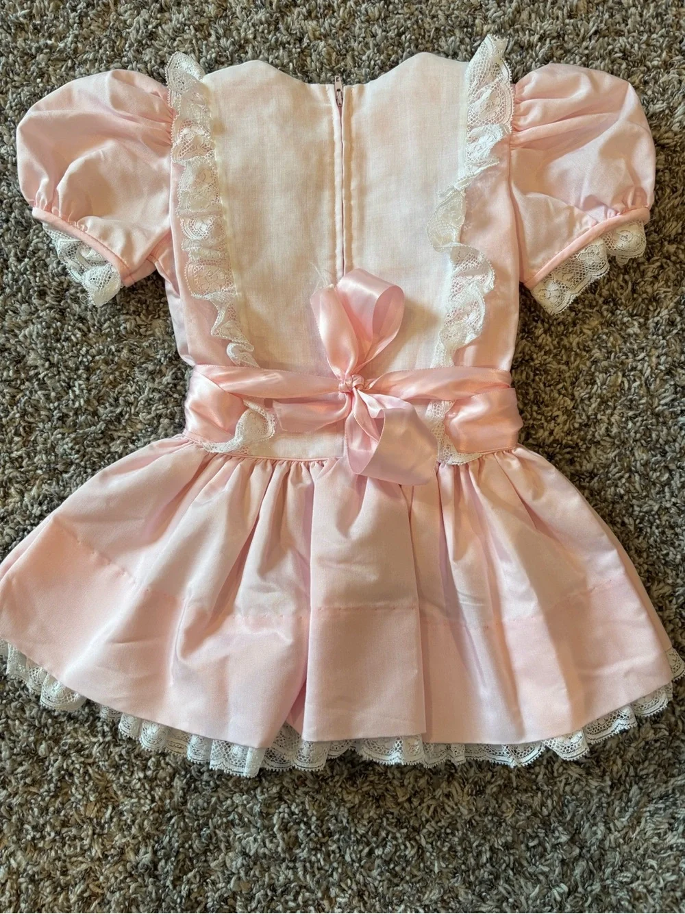 C.I. Castro&Co. Vintage Little Girls Pink Lace Trim Dress with Bow